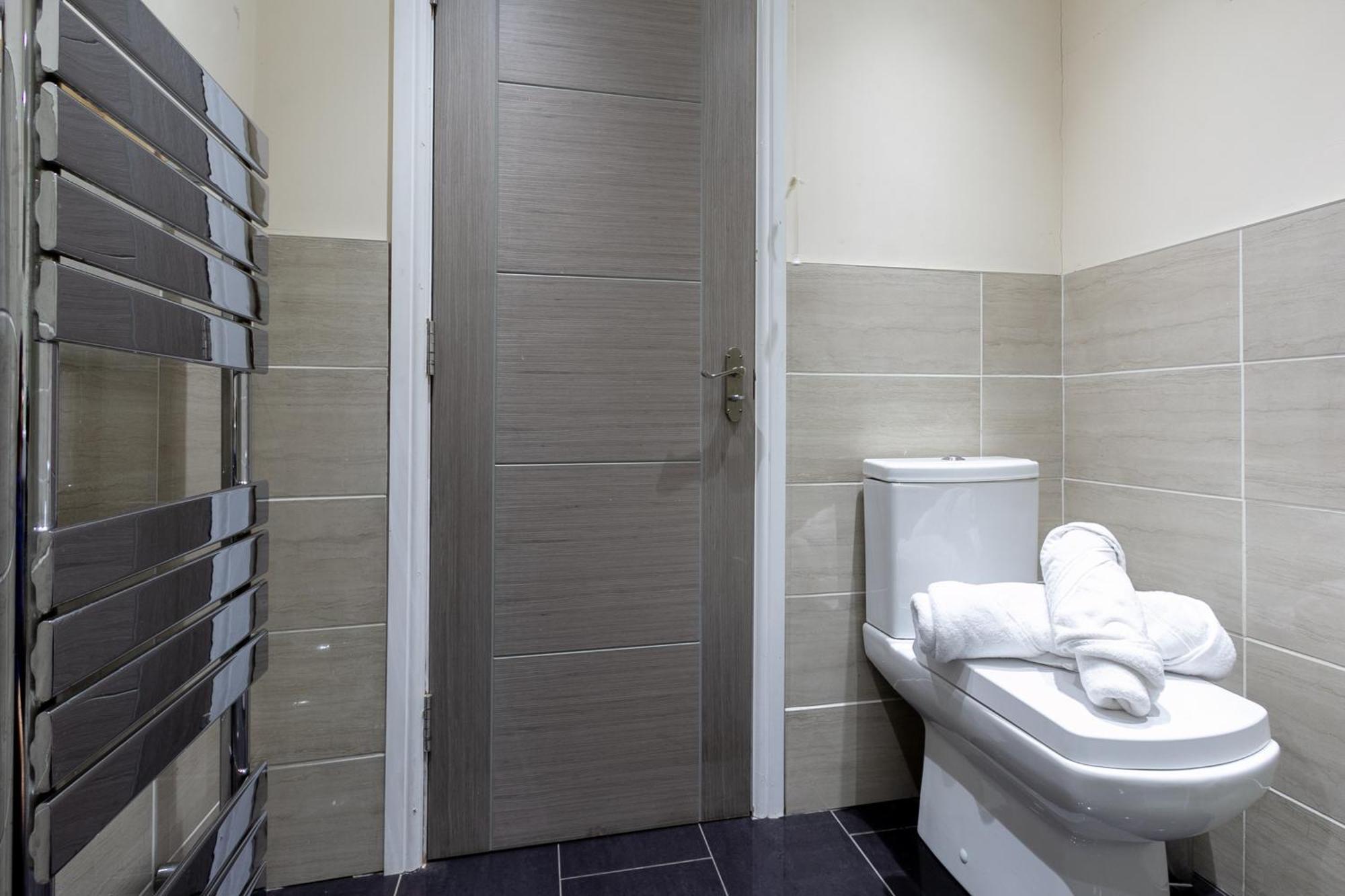 Bathway House - Free Secured Parking And Wifi Leilighet Coventry Eksteriør bilde