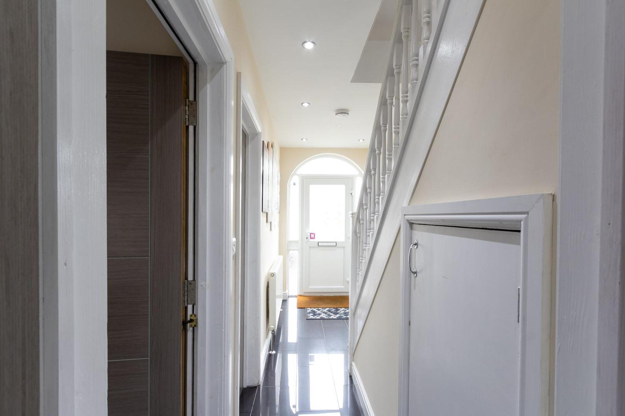 Bathway House - Free Secured Parking And Wifi Leilighet Coventry Eksteriør bilde