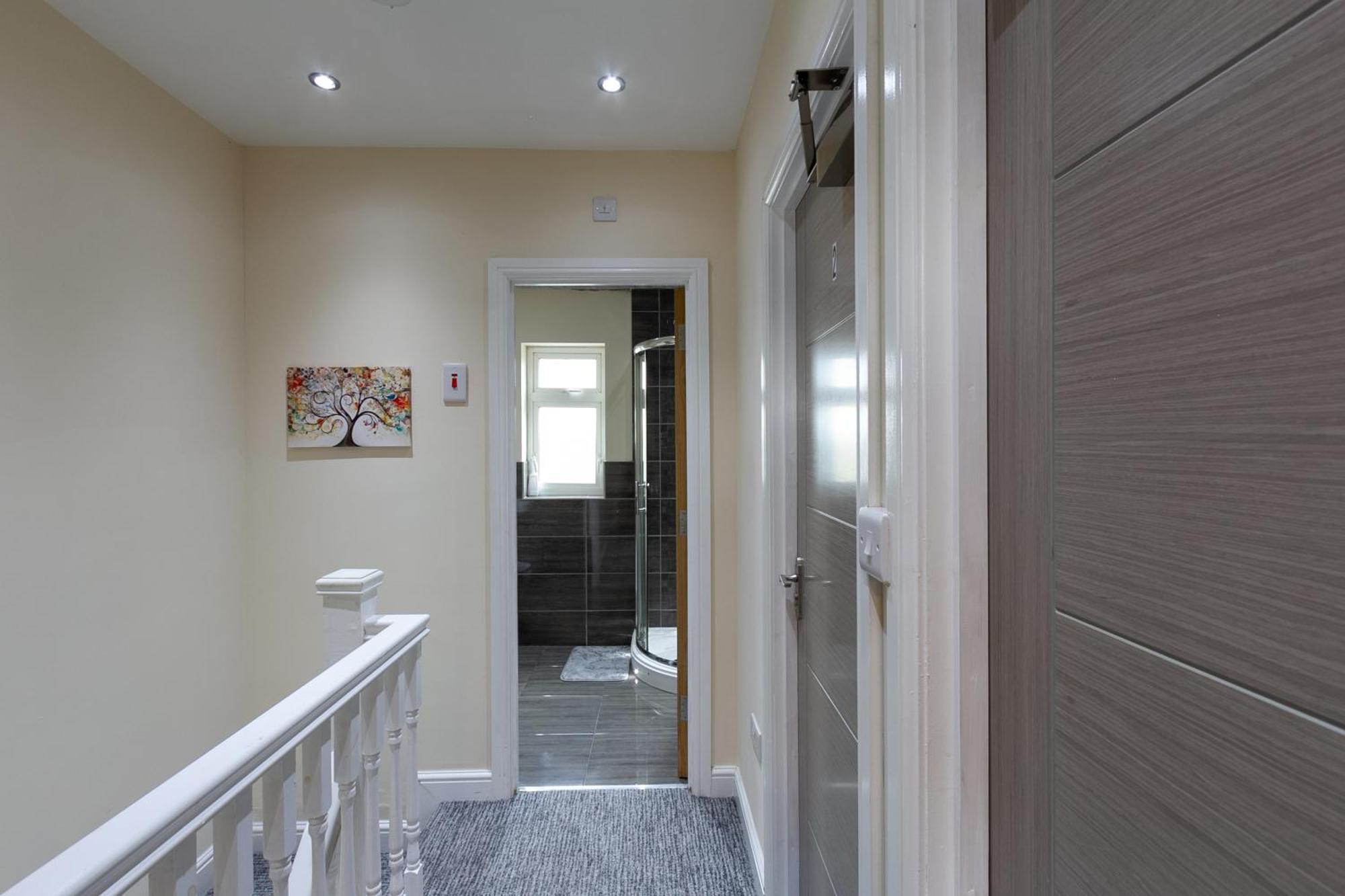 Bathway House - Free Secured Parking And Wifi Leilighet Coventry Eksteriør bilde
